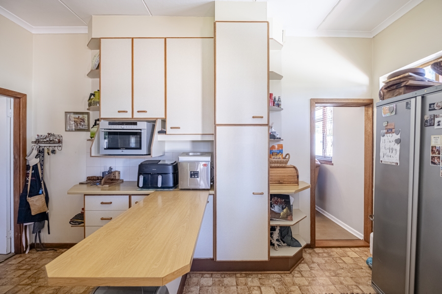 4 Bedroom Property for Sale in Summerstrand Eastern Cape